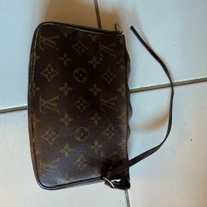 Louis Vuitton pochette clutch / small bag